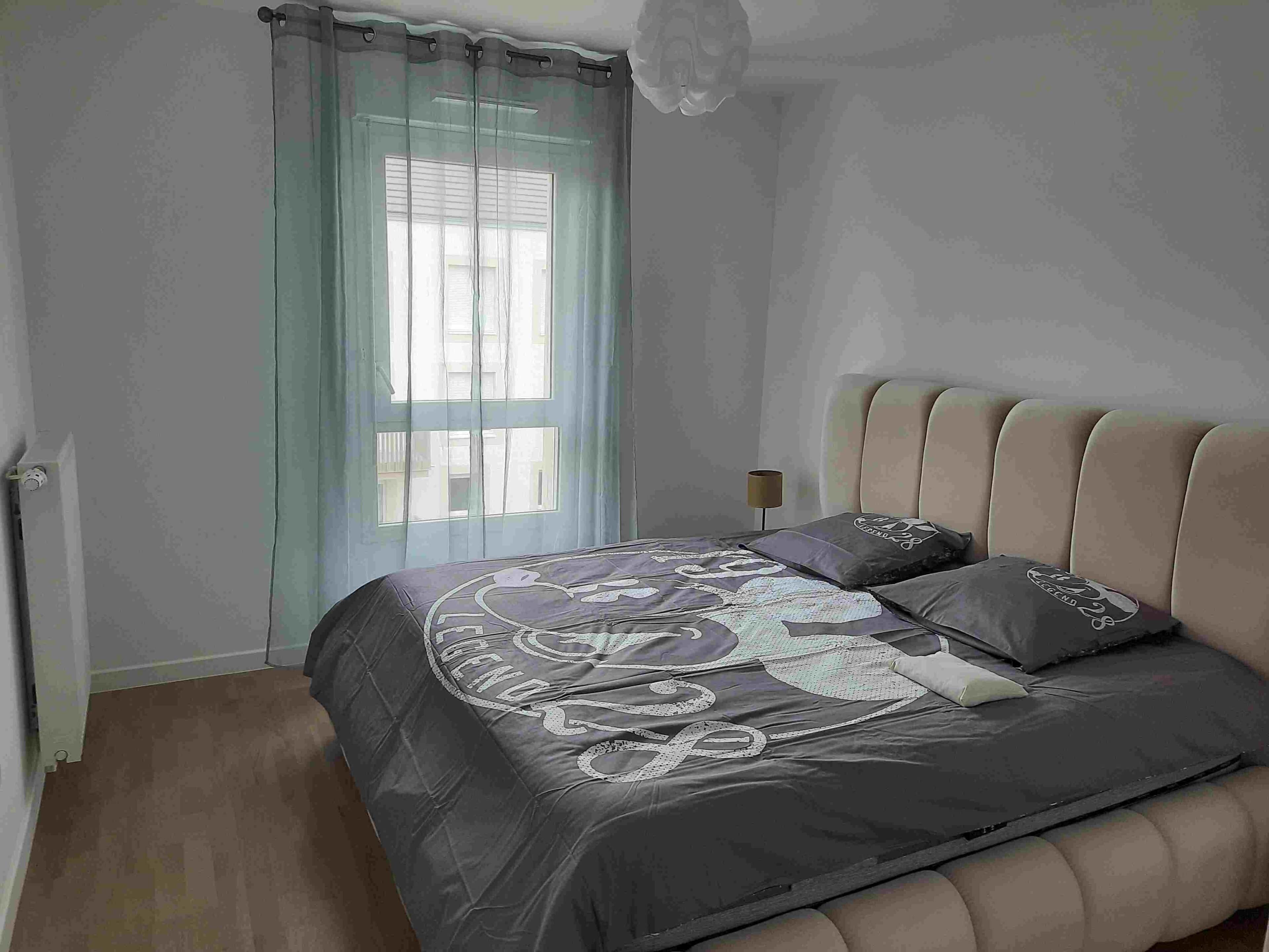 WiFi, bed sheets, wheelchair access