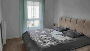 WiFi, bed sheets, wheelchair access