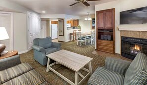 TV, fireplace - Cozy 2-bedroom condo in Zephyr Cove (Zephyr Cove)