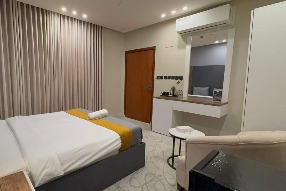 Chambre Deluxe double | Rideaux d’obscurcissement, accès au Wi-Fi (inclus)