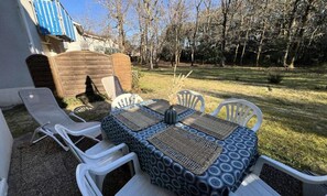 تناول الطعام بالخارج