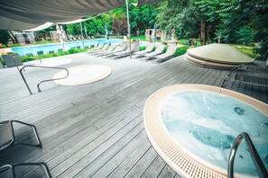 جلسات تدليك الأنسجة العميقة، جلسات تدليك سويدي، جلسات تدليك رياضي 