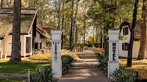 Exterior - Varga Tanya Hotel, Konferencia és Szabadidő Központ (Kerekegyháza)