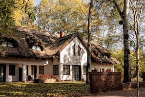 Exterior - Varga Tanya Hotel, Konferencia és Szabadidő Központ (Kerekegyháza)