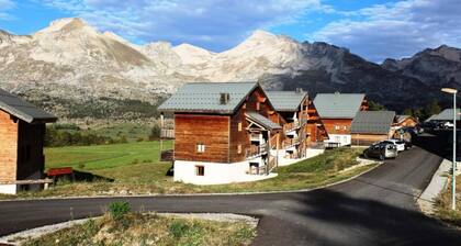 2 Rooms for 6 People