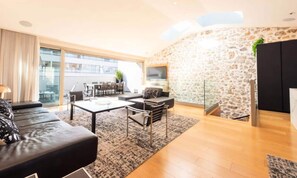 Living area - Apartment on Rue D'antibes Near Beaches (Cannes)
