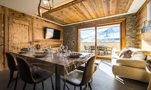 Dining - Apartment for 6/8 People With Jacuzzi in a new Residence at the Foot of the Slopes (Fontcouverte-la-Toussuire)