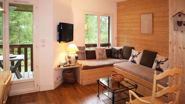 Living area - Apartment in Les Orres With Mountain Views (Les Orres)