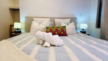 5 bedrooms, iron/ironing board, WiFi, bed sheets