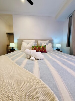 5 bedrooms, iron/ironing board, WiFi, bed sheets