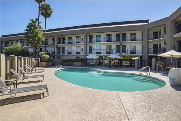 季節限定屋外プール