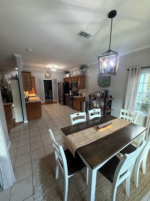 Dining - The West Nest on Lake Blackshear 4BR  Pool, Outdoor Kitchen & Guest House (Cobb)