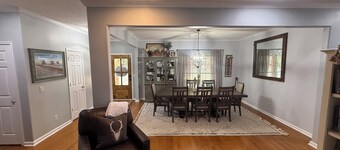 The West Nest 4-Bedroom Retreat with Pool & Outdoor Kitchen, Lake Blackshear