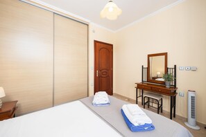 3 dormitorios, tabla de planchar con plancha, wifi y ropa de cama