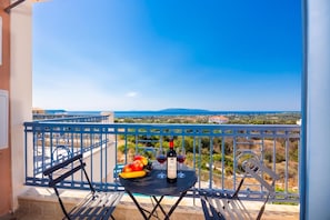 Outdoor dining - Villa Xenia - Three Bedroom Villa, Sleeps 6 (Karavados)