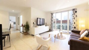 Living area - Apartment in Antibes Near La Gravette Beach (Antibes)
