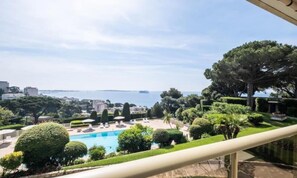 Property grounds - Apartment in Cannes With Sea View & Pool (Cannes)