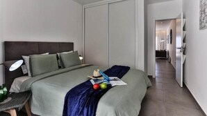 Room - Apartments for 4 People (Lagos)