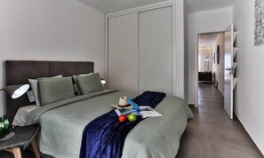Room - Apartments for 4 People (Lagos)