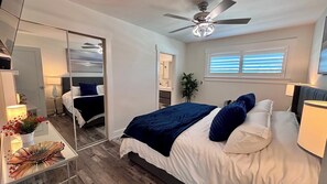 3 slaapkamers, een strijkplank/strijkijzer, gratis wifi, beddengoed