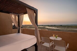 تناول الطعام بالخارج