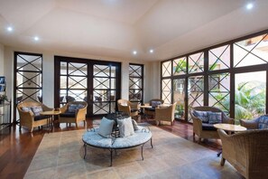 المنشأة من الداخل