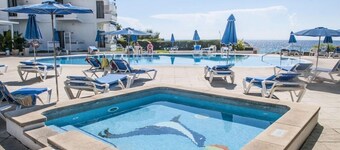 Vistamar Apartments