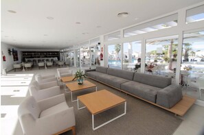 Dining - Sagitario Menorca Mar Apartments Adults Only (Ciutadella de Menorca)