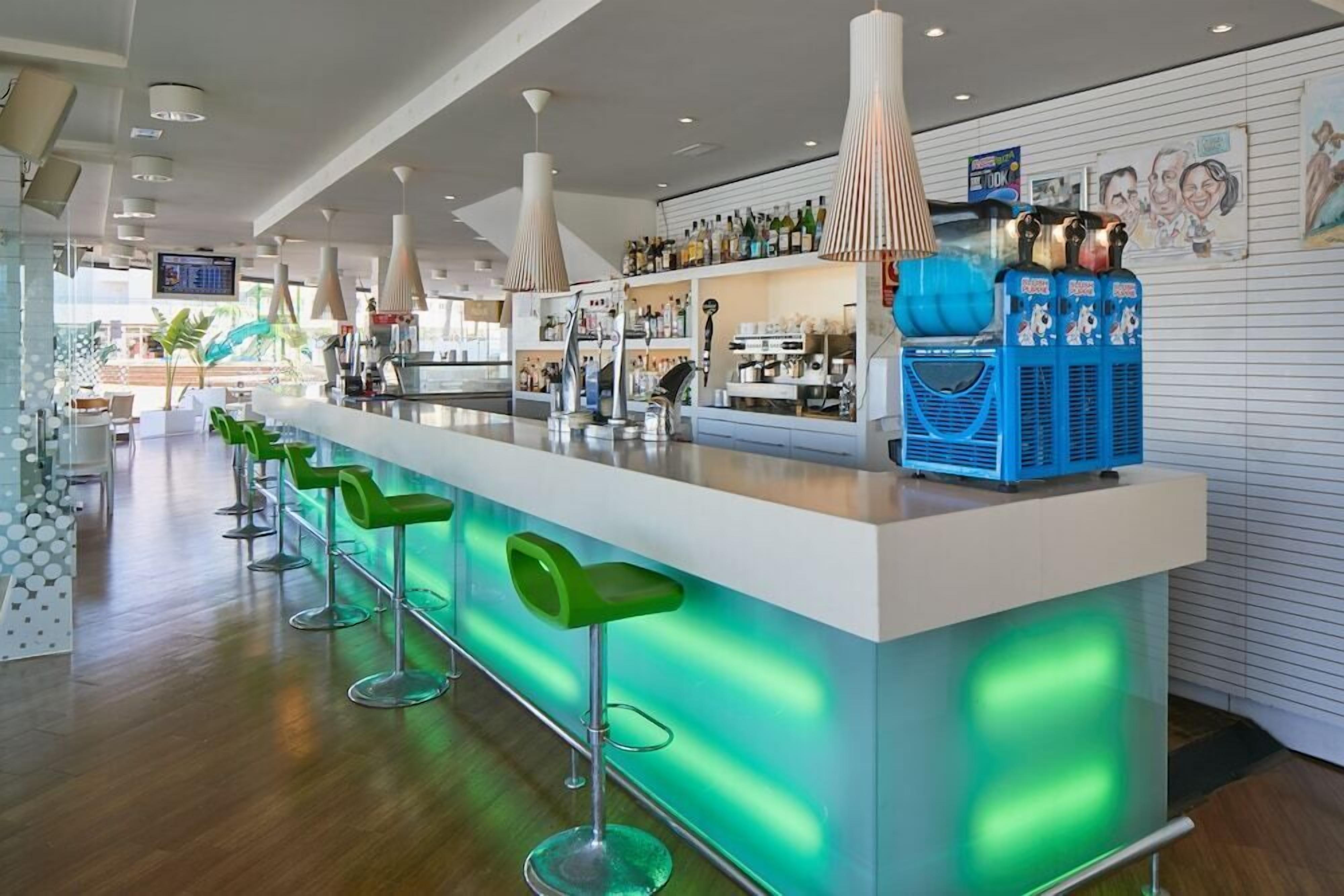 Bar (en el alojamiento)