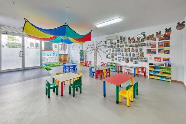 Children's area - Playa Bella Apartments (Sant Josep de sa Talaia)