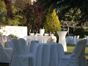 Outdoor banquet area - Crisol Regio (Santa Marta de Tormes)