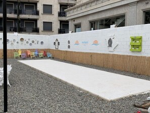 المنطقة المحيطة بالمنشأة