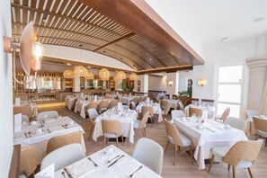 Dining - Portaventura Hotel Portaventura (Salou)