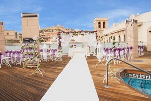 منطقة خارجية لإقامة الولائم والاحتفالات