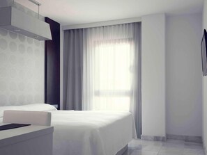 Room - Suittes Hotel (Algeciras)