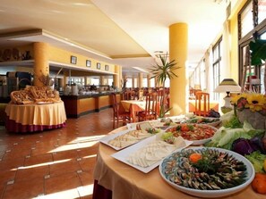 Dining - Elba Castillo San Jorge & Antigua Suite Hotel (Antigua)