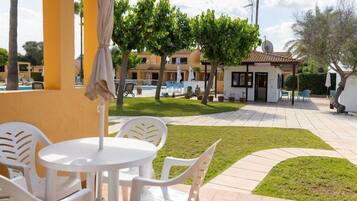 Khu ẩm thực ngoài trời