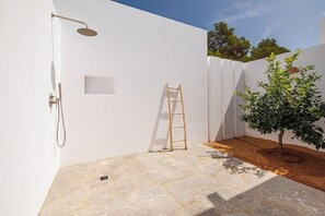 Property grounds - Can Lluc Boutique Hotel & Luxury Villas (Sant Antoni de Portmany)