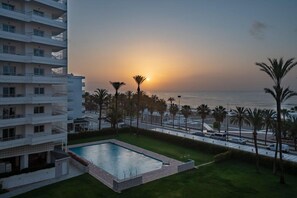 حمّام سباحة خارجي