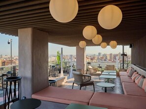 Outdoor dining - Expo Valencia (Valencia)