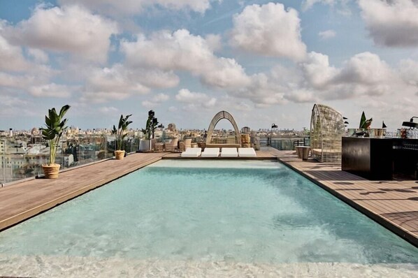 Outdoor pool - Expo Valencia (Valencia)