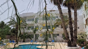 Kolam renang outdoor