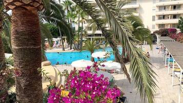 Kolam renang terbuka