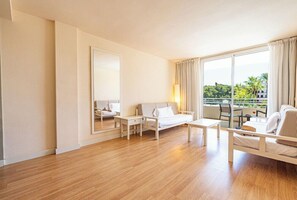 Living area - Intelier Rosella Hotel (Sant Llorenc des Cardassar)