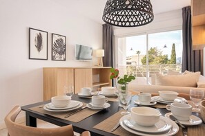 تناول الطعام