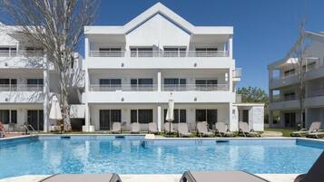 Innenpool, Außenpool