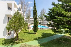 من حمّامات السباحة المغطاة، حمّام سباحة خارجي