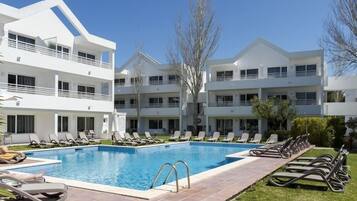 Innenpool, Außenpool