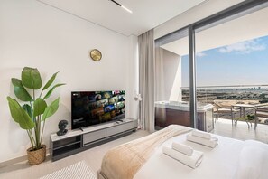 Iron/ironing board, WiFi, bed sheets - Priv Jacuzzi / Spa / Cold Plunge / Gym / Queen bed (Dubai)