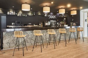 بار (في المنشاة)